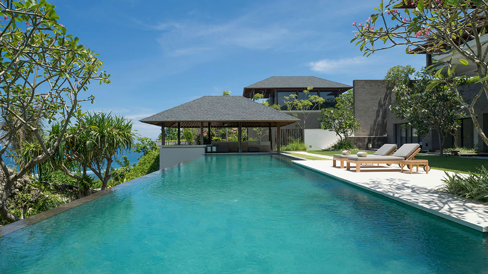 Sohamsa Estate - Villa Soham - Infinity pool with fantastic ocean views